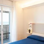 Kiss Beachfront & Restaurant Hotel 3*