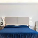 Kiss Beachfront & Restaurant Hotel
