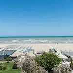Kiss Beachfront & Restaurant Cervia