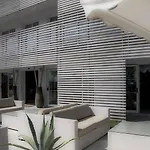 Hotel Kiss Beachfront & Restaurant 3*
