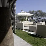 Hotel Kiss Beachfront & Restaurant 3*