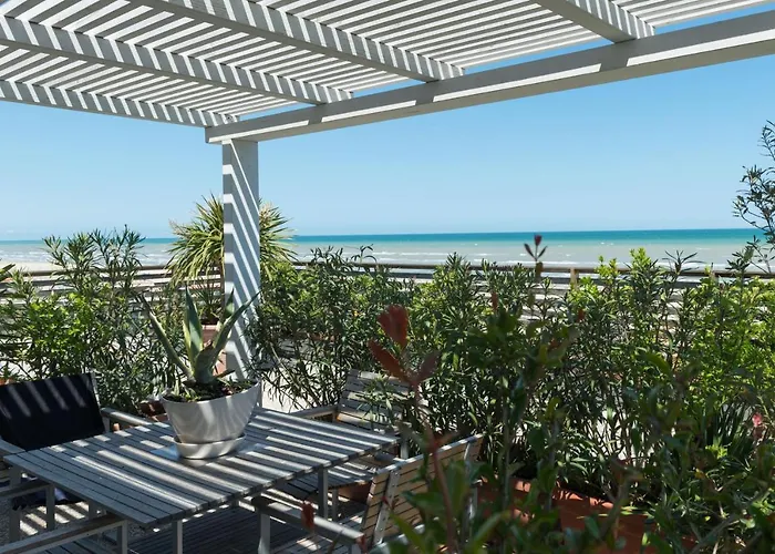 Kiss Beachfront & Restaurant 切尔维亚