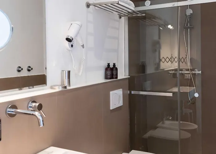 Kiss Beachfront & Restaurant 切尔维亚