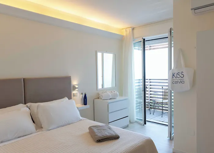 Kiss Beachfront Hotel&restaurant