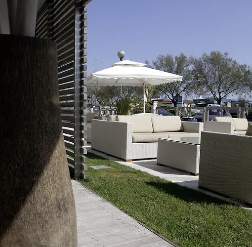 Hotel Kiss Beachfront Hotel&restaurant 3*