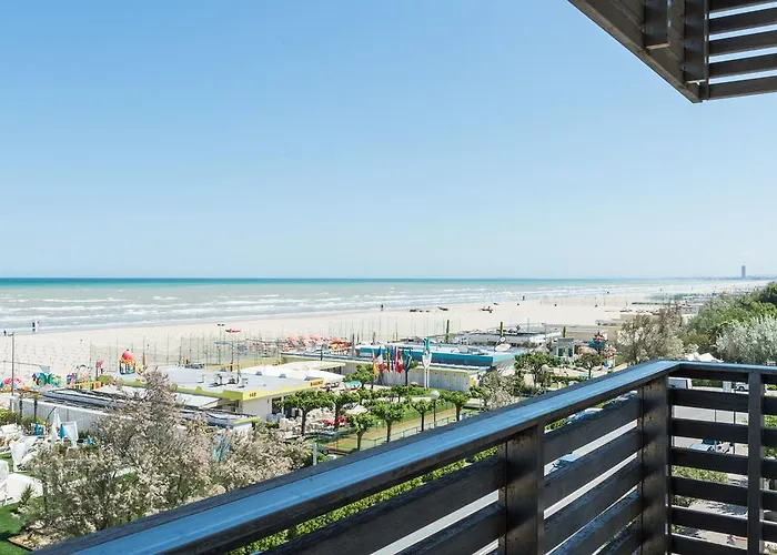 Hotel Kiss Beachfront Hotel&restaurant 3*