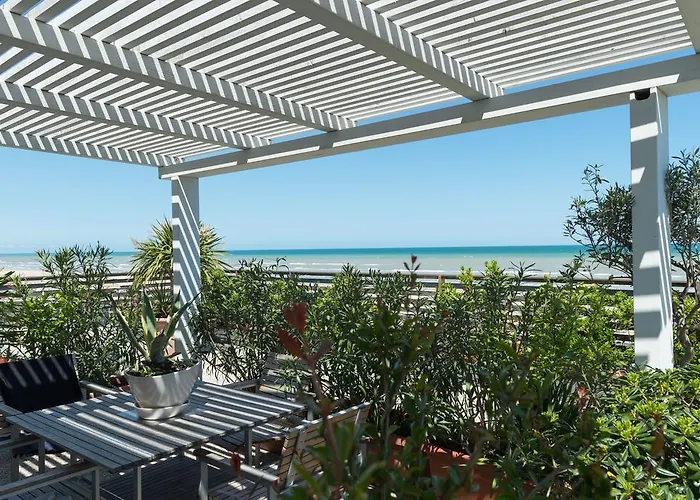 Hotel Kiss Beachfront Hotel&restaurant Cervia
