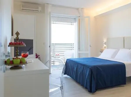 Kiss Beachfront & Restaurant