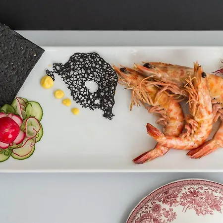 Kiss Beachfront & Restaurant