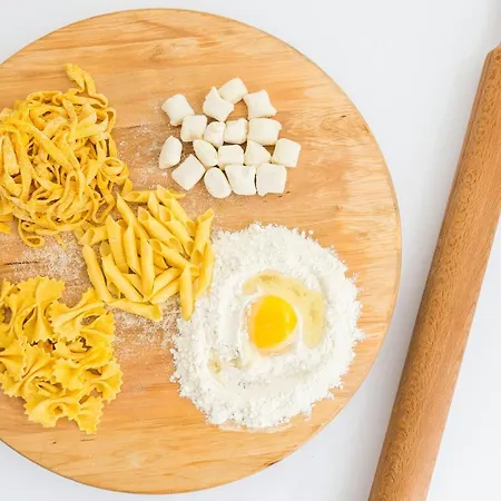 Kiss Beachfront & Restaurant 호텔 3*