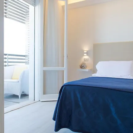 Hotell Kiss Beachfront & Restaurant