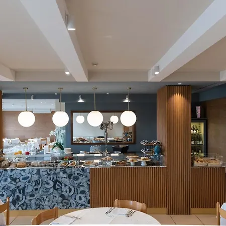 Kiss Beachfront & Restaurant 3*