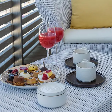 Kiss Beachfront & Restaurant 3* 체르비아