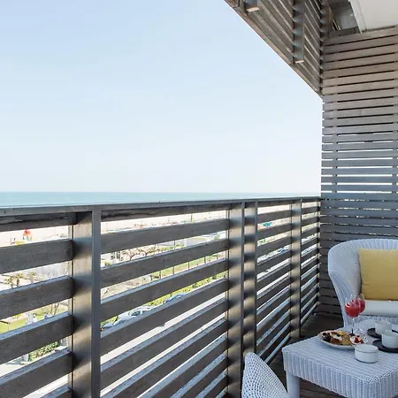 Hotell Kiss Beachfront & Restaurant