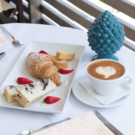 Hotell Kiss Beachfront & Restaurant