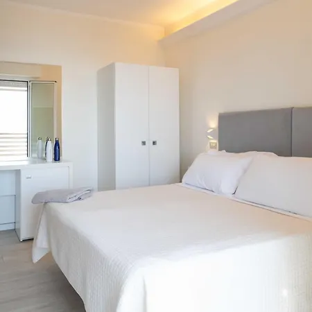 Kiss Beachfront & Restaurant Hotel Cervia