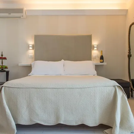 Hotel Kiss Beachfront & Restaurant 3*