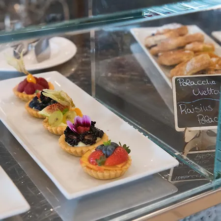 Kiss Beachfront & Restaurant