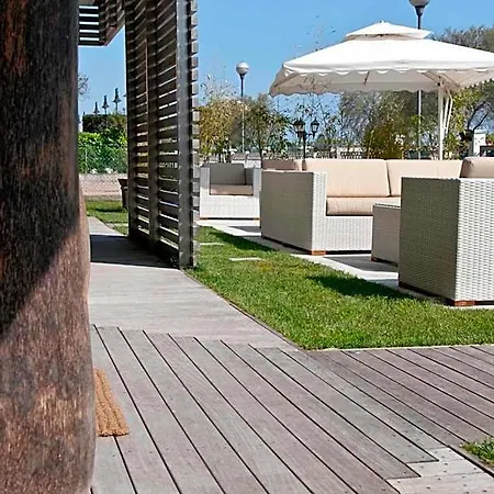 Ξενοδοχείο Kiss Beachfront & Restaurant Τσέρβια