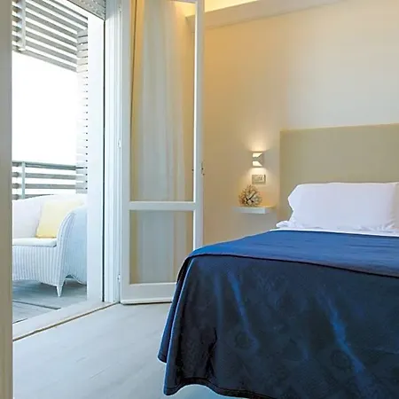 Ξενοδοχείο Kiss Beachfront & Restaurant Τσέρβια