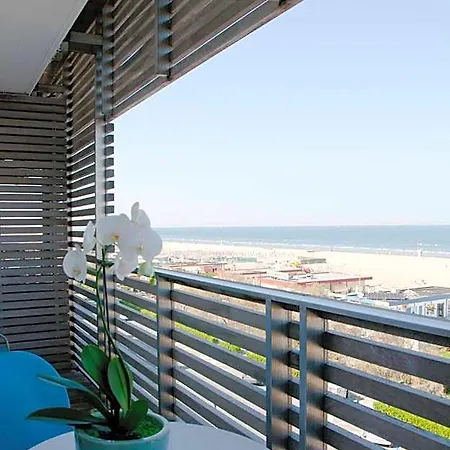 Hotel Kiss Beachfront & Restaurant 3*