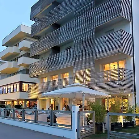 Kiss Beachfront & Restaurant Cervia