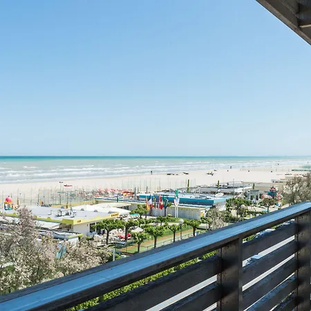 Kiss Beachfront & Restaurant 3*
