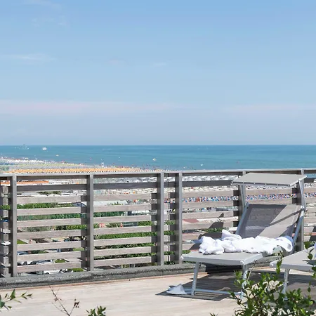 Kiss Beachfront & Restaurant 3* Cervia