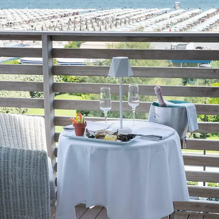 Hotell Kiss Beachfront & Restaurant Cervia