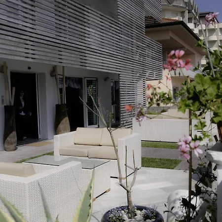 Hotel Kiss Beachfront & Restaurant Cervia