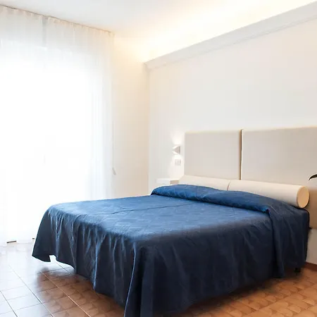 Hotell Kiss Beachfront & Restaurant