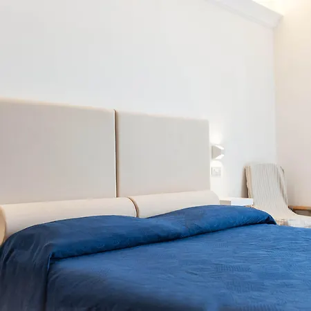 Hotell Kiss Beachfront & Restaurant