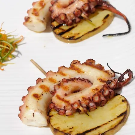 Kiss Beachfront & Restaurant 3* 체르비아