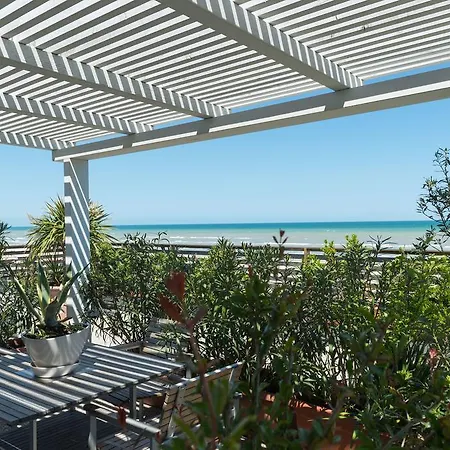 Hotell Kiss Beachfront & Restaurant Cervia