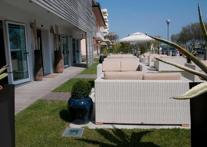 Hotel Kiss Beachfront & Restaurant Cervia