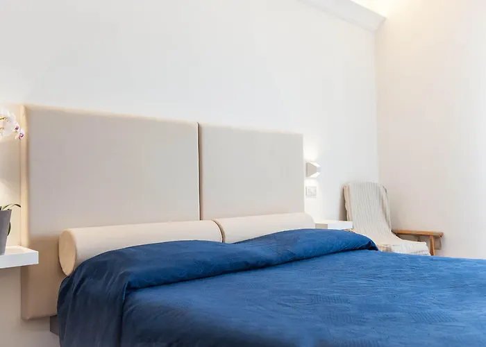 Hotel Kiss Beachfront & Restaurant